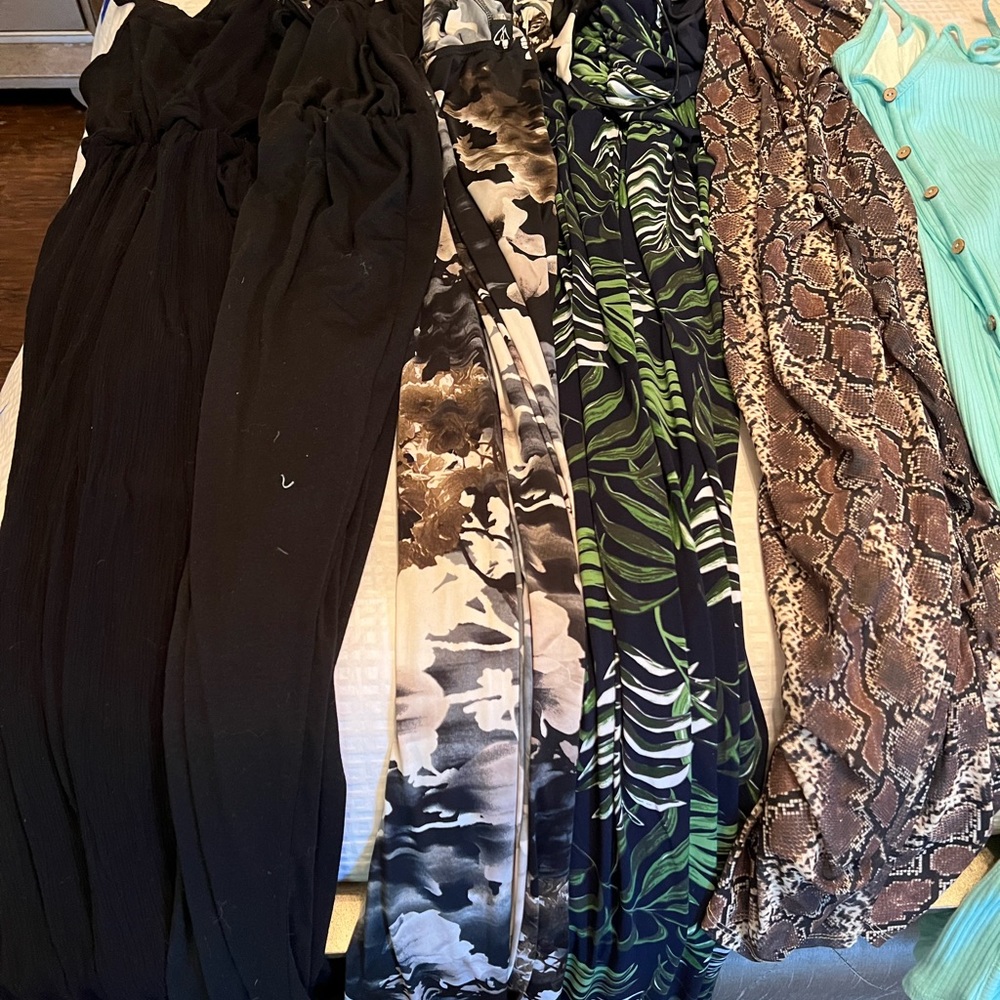 Juniors clothing bundle size M-L